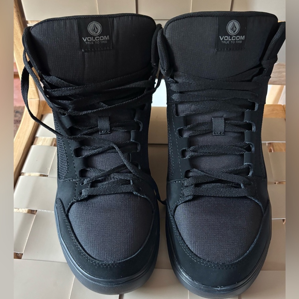 VOLCOM Evolve Black MENS WorkBoots NEW IN BOX Safety toe Size10.5-Perfect Gift🎄 - Picture 3 of 12